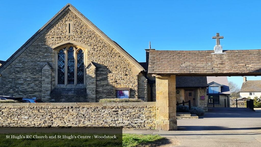 St Hugh's RC Church and St Hugh's Centre : Woodstock - West Oxfordshire (England)